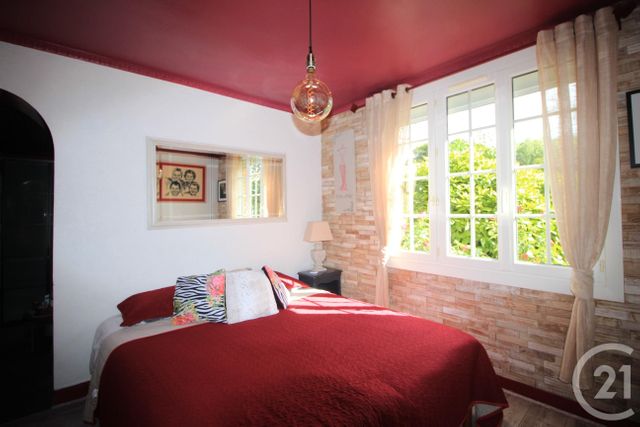 Afficher la photo en grand Maison à vendre - 7 pièces - 146,63 m2 - Veules Les Roses - 76 - HAUTE-NORMANDIE