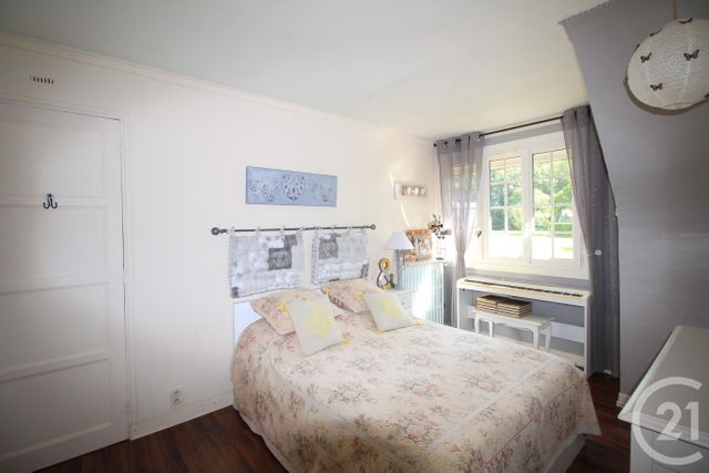 Afficher la photo en grand Maison à vendre - 7 pièces - 146,63 m2 - Veules Les Roses - 76 - HAUTE-NORMANDIE