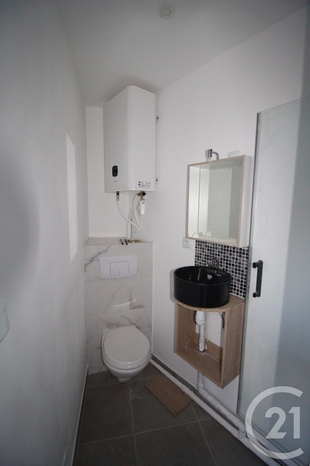 Appartement F1 &agrave; louer - 1 pi&egrave;ce - 10,94 m2 - St Valery En Caux - 76 - HAUTE-NORMANDIE