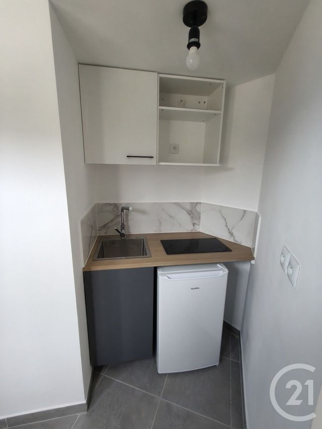 Appartement F1 &agrave; louer - 1 pi&egrave;ce - 15,57 m2 - St Valery En Caux - 76 - HAUTE-NORMANDIE