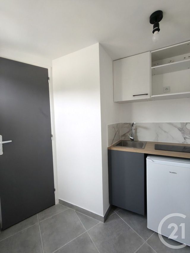 Appartement F1 &agrave; louer - 1 pi&egrave;ce - 15,57 m2 - St Valery En Caux - 76 - HAUTE-NORMANDIE