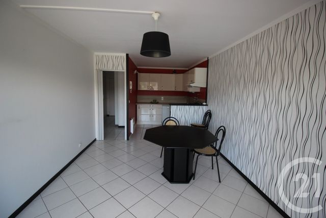 Appartement F2 &agrave; louer - 2 pi&egrave;ces - 50 m2 - St Valery En Caux - 76 - HAUTE-NORMANDIE