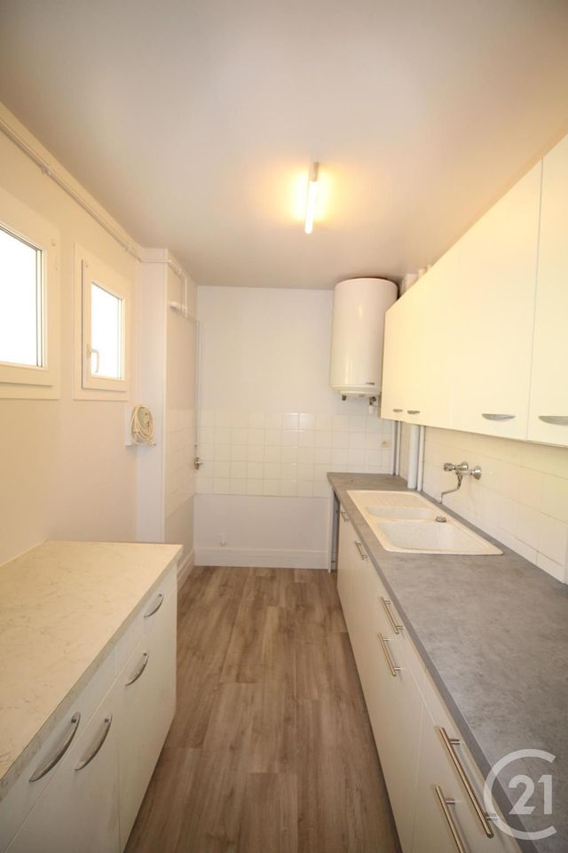 Appartement F3 &agrave; louer - 3 pi&egrave;ces - 43,33 m2 - St Valery En Caux - 76 - HAUTE-NORMANDIE