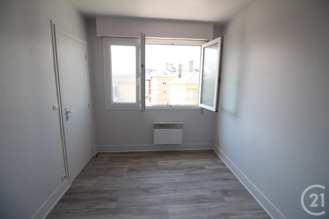 Appartement F3 &agrave; louer - 3 pi&egrave;ces - 43,33 m2 - St Valery En Caux - 76 - HAUTE-NORMANDIE