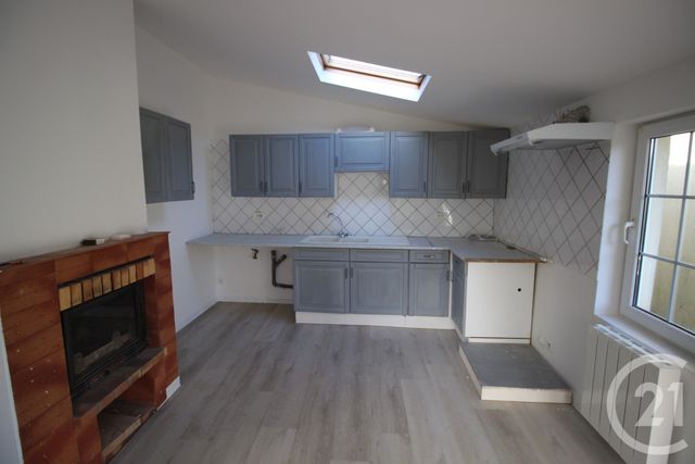 Maison &agrave; louer - 3 pi&egrave;ces - 81,90 m2 - Veulettes Sur Mer - 76 - HAUTE-NORMANDIE