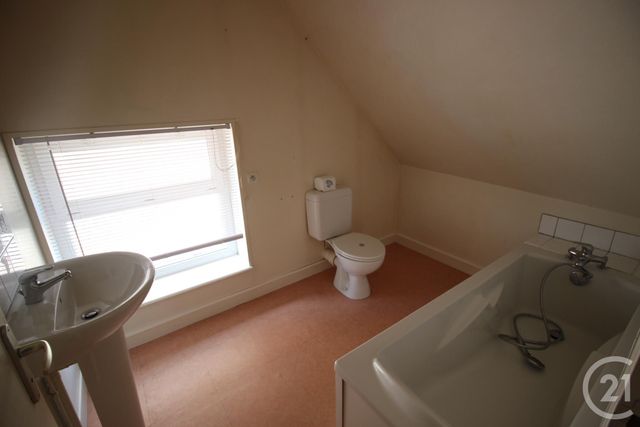 Appartement F3 à louer - 3 pièces - 62,84 m2 - Cany Barville - 76 - HAUTE-NORMANDIE