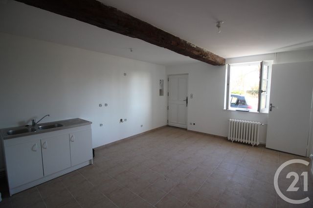 Maison &agrave; louer - 3 pi&egrave;ces - 79,85 m2 - Sasseville - 76 - HAUTE-NORMANDIE