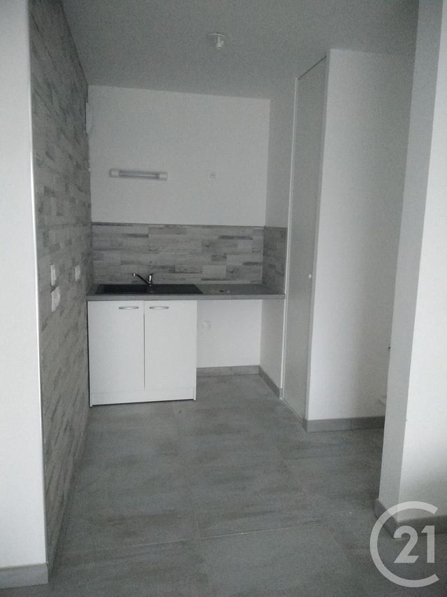 Appartement F2 &agrave; louer - 2 pi&egrave;ces - 44,22 m2 - Yvetot - 76 - HAUTE-NORMANDIE