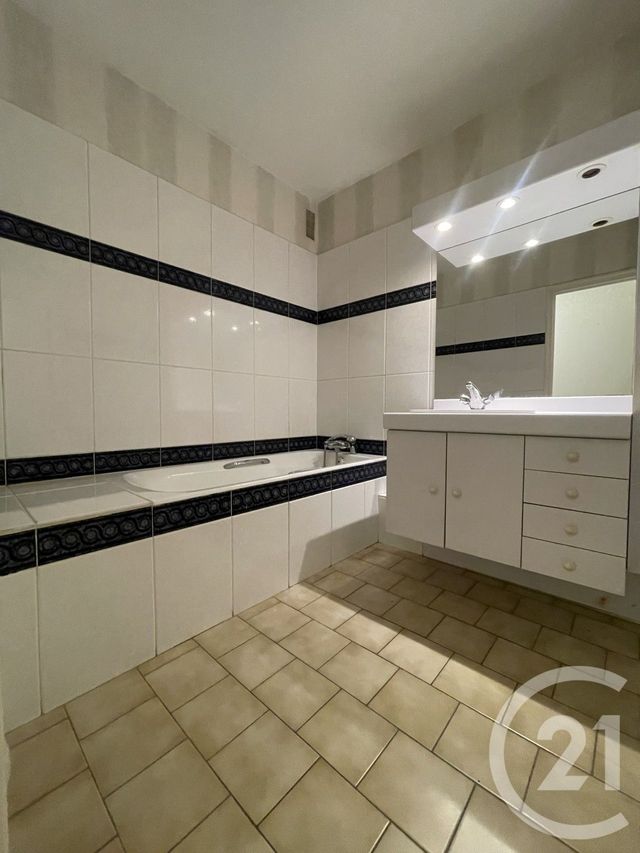 Afficher la photo en grand Appartement F2 bis à vendre - 3 pièces - 76,83 m2 - Le Havre - 76 - HAUTE-NORMANDIE