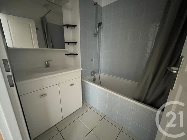 Appartement F3 à vendre - 3 pièces - 71,10 m2 - Harfleur - 76 - HAUTE-NORMANDIE