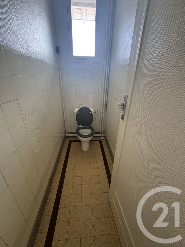 Afficher la photo en grand Appartement F4 à louer - 4 pièces - 111,10 m2 - Le Havre - 76 - HAUTE-NORMANDIE