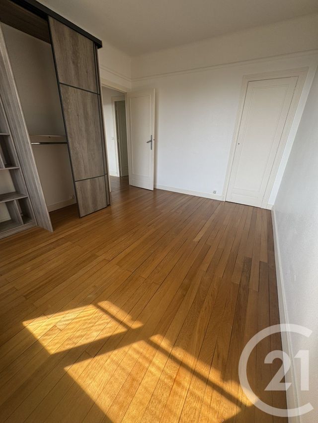Afficher la photo en grand Appartement F4 à louer - 4 pièces - 111,10 m2 - Le Havre - 76 - HAUTE-NORMANDIE