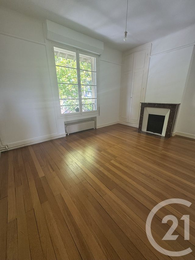 Afficher la photo en grand Appartement F4 à louer - 4 pièces - 111,10 m2 - Le Havre - 76 - HAUTE-NORMANDIE