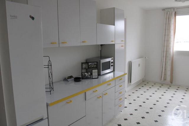 Appartement à louer - 3 pièces - 80,36 m2 - Fecamp - 76 - HAUTE-NORMANDIE