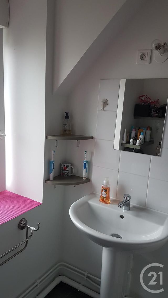 Appartement à louer - 3 pièces - 57,99 m2 - Fecamp - 76 - HAUTE-NORMANDIE