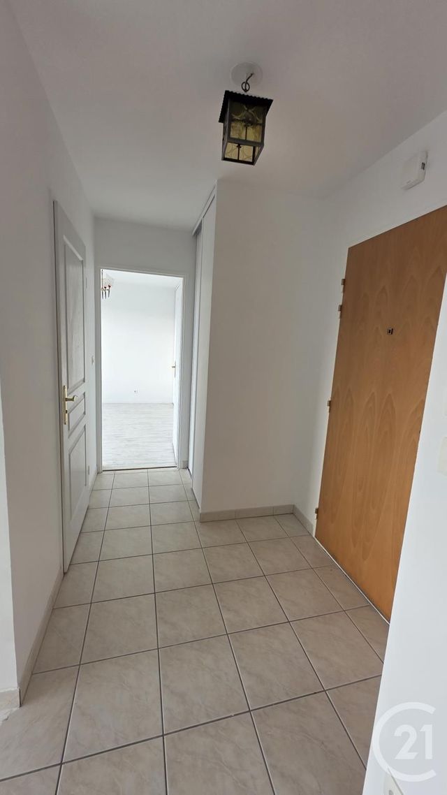 Afficher la photo en grand Appartement F2 à louer - 2 pièces - 43,63 m2 - Fecamp - 76 - HAUTE-NORMANDIE