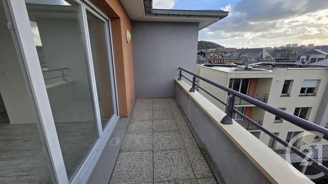 Afficher la photo en grand Appartement F2 à louer - 2 pièces - 43,63 m2 - Fecamp - 76 - HAUTE-NORMANDIE