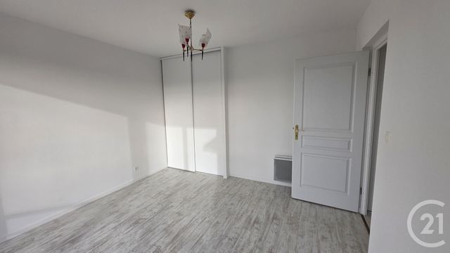 Afficher la photo en grand Appartement F2 à louer - 2 pièces - 43,63 m2 - Fecamp - 76 - HAUTE-NORMANDIE