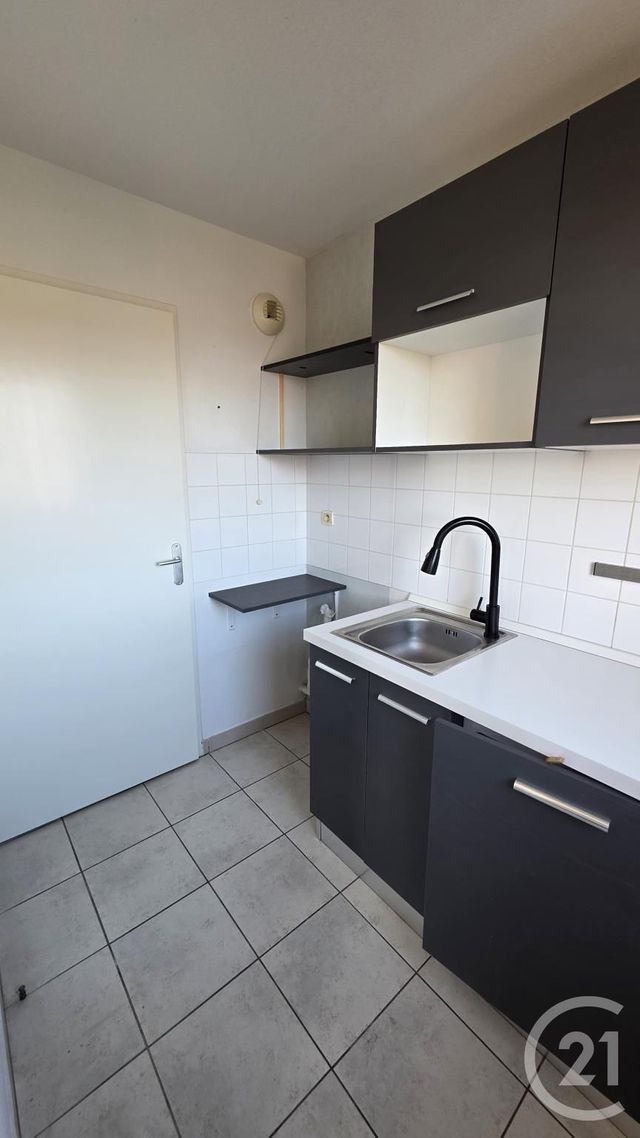 Afficher la photo en grand Appartement à louer - 2 pièces - 48,12 m2 - Fecamp - 76 - HAUTE-NORMANDIE