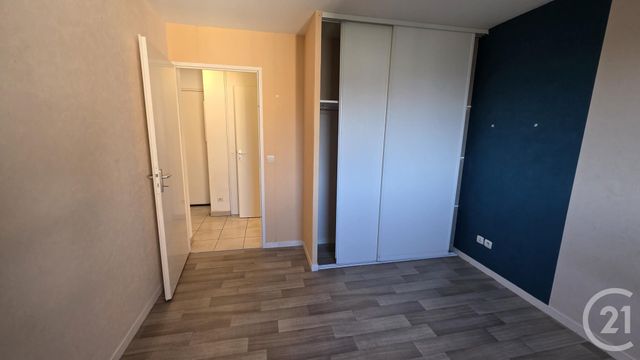 Afficher la photo en grand Appartement à louer - 2 pièces - 48,12 m2 - Fecamp - 76 - HAUTE-NORMANDIE