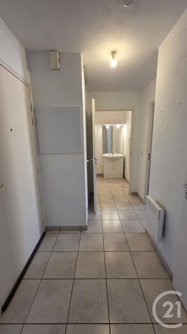 Afficher la photo en grand Appartement à louer - 2 pièces - 48,12 m2 - Fecamp - 76 - HAUTE-NORMANDIE