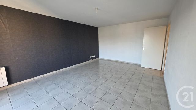 Afficher la photo en grand Appartement à louer - 2 pièces - 48,12 m2 - Fecamp - 76 - HAUTE-NORMANDIE