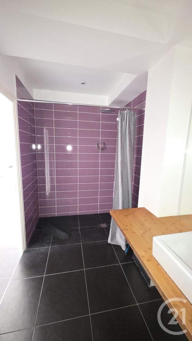 Appartement F2 à louer - 2 pièces - 64,65 m2 - Fecamp - 76 - HAUTE-NORMANDIE