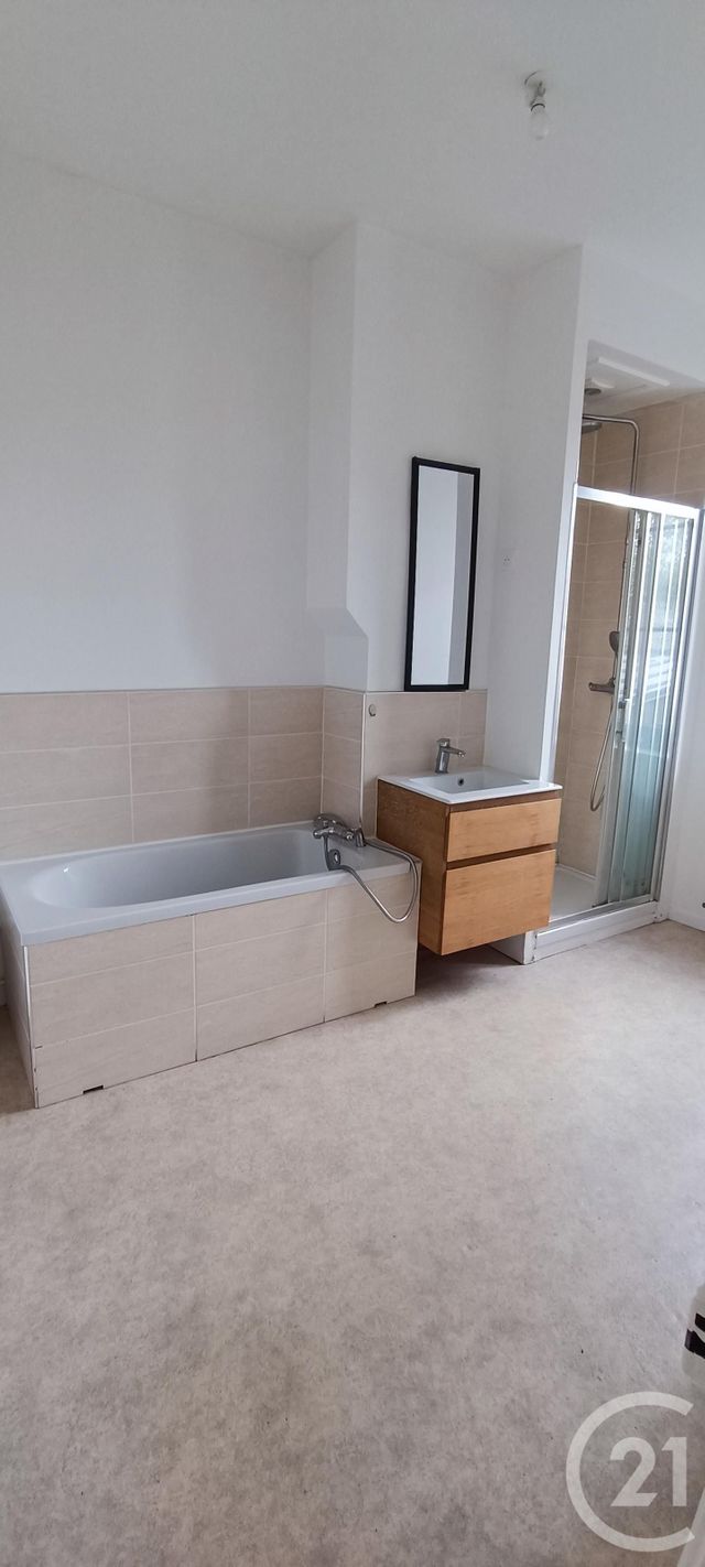 Maison &agrave; louer - 3 pi&egrave;ces - 87,24 m2 - Fecamp - 76 - HAUTE-NORMANDIE