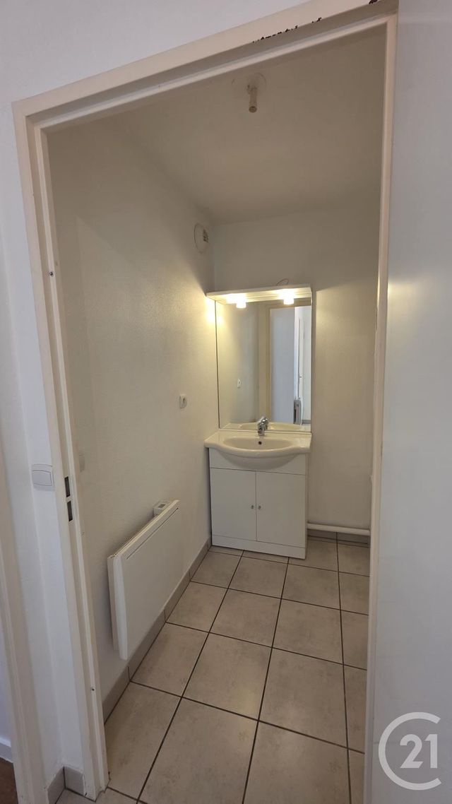 Appartement F2 &agrave; louer - 2 pi&egrave;ces - 47,92 m2 - Fecamp - 76 - HAUTE-NORMANDIE