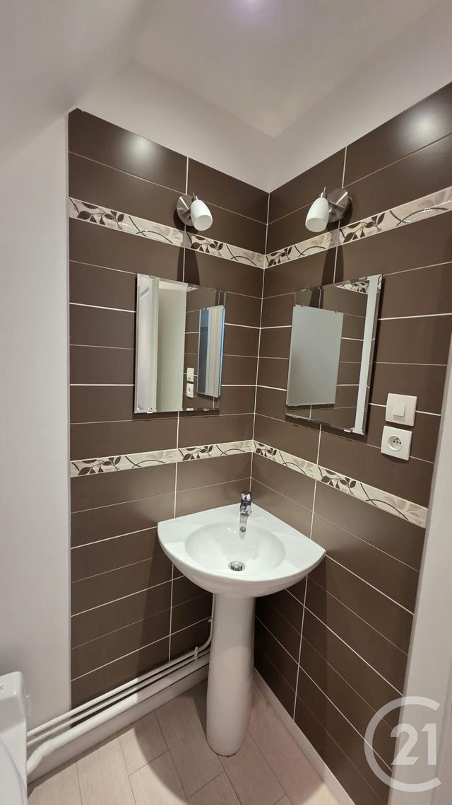 Maison &agrave; louer - 3 pi&egrave;ces - 110,10 m2 - Ypreville Biville - 76 - HAUTE-NORMANDIE