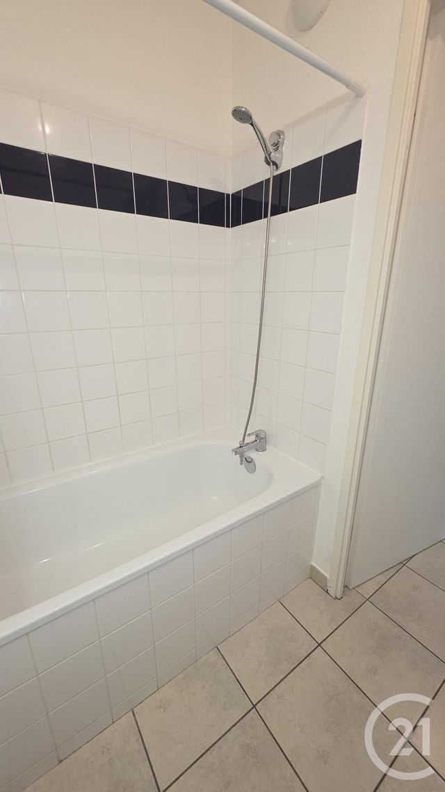 Appartement F2 &agrave; louer - 2 pi&egrave;ces - 48 m2 - Fecamp - 76 - HAUTE-NORMANDIE
