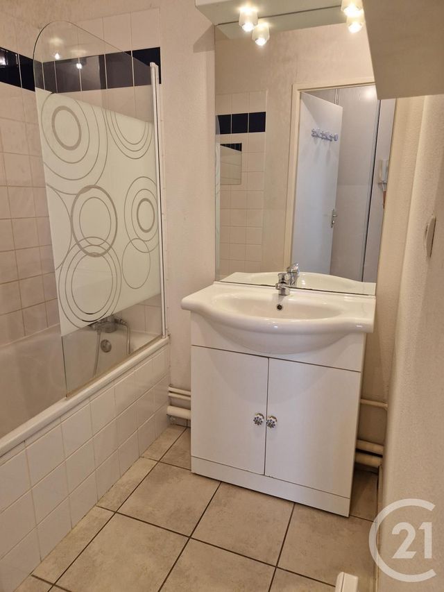 Appartement &agrave; louer - 2 pi&egrave;ces - 55,24 m2 - Fecamp - 76 - HAUTE-NORMANDIE