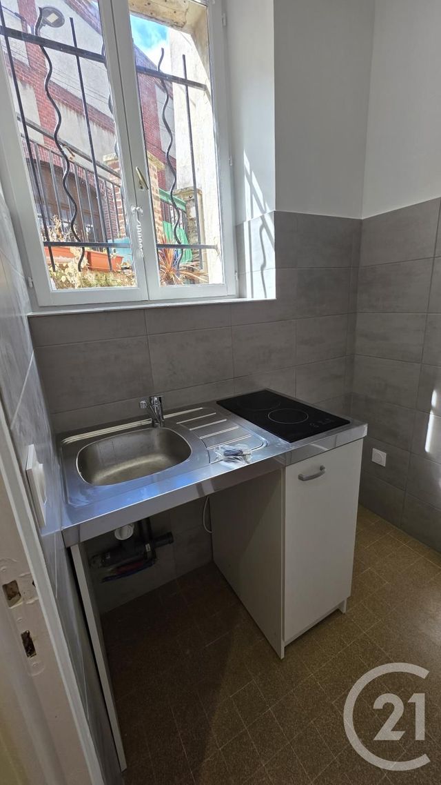 Appartement Studio &agrave; louer - 1 pi&egrave;ce - 21,30 m2 - Fecamp - 76 - HAUTE-NORMANDIE