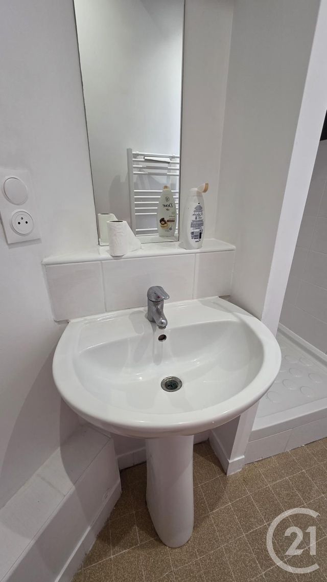 Appartement Studio &agrave; louer - 1 pi&egrave;ce - 21,30 m2 - Fecamp - 76 - HAUTE-NORMANDIE