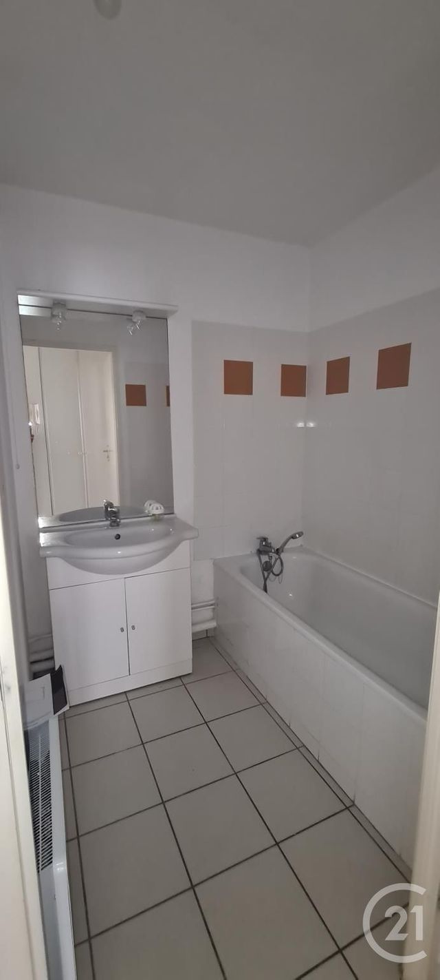 Appartement &agrave; louer - 2 pi&egrave;ces - 54,98 m2 - Fecamp - 76 - HAUTE-NORMANDIE