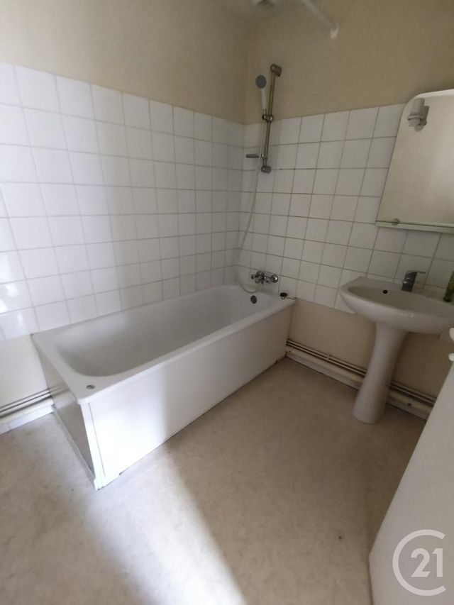 Appartement &agrave; louer - 2 pi&egrave;ces - 45,99 m2 - Valmont - 76 - HAUTE-NORMANDIE